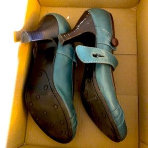 Shoes size 8